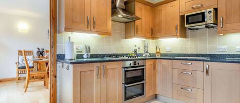 Lavavajillas, silla alta para bebés