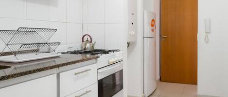 Microwave, oven, cookware/dishes/utensils