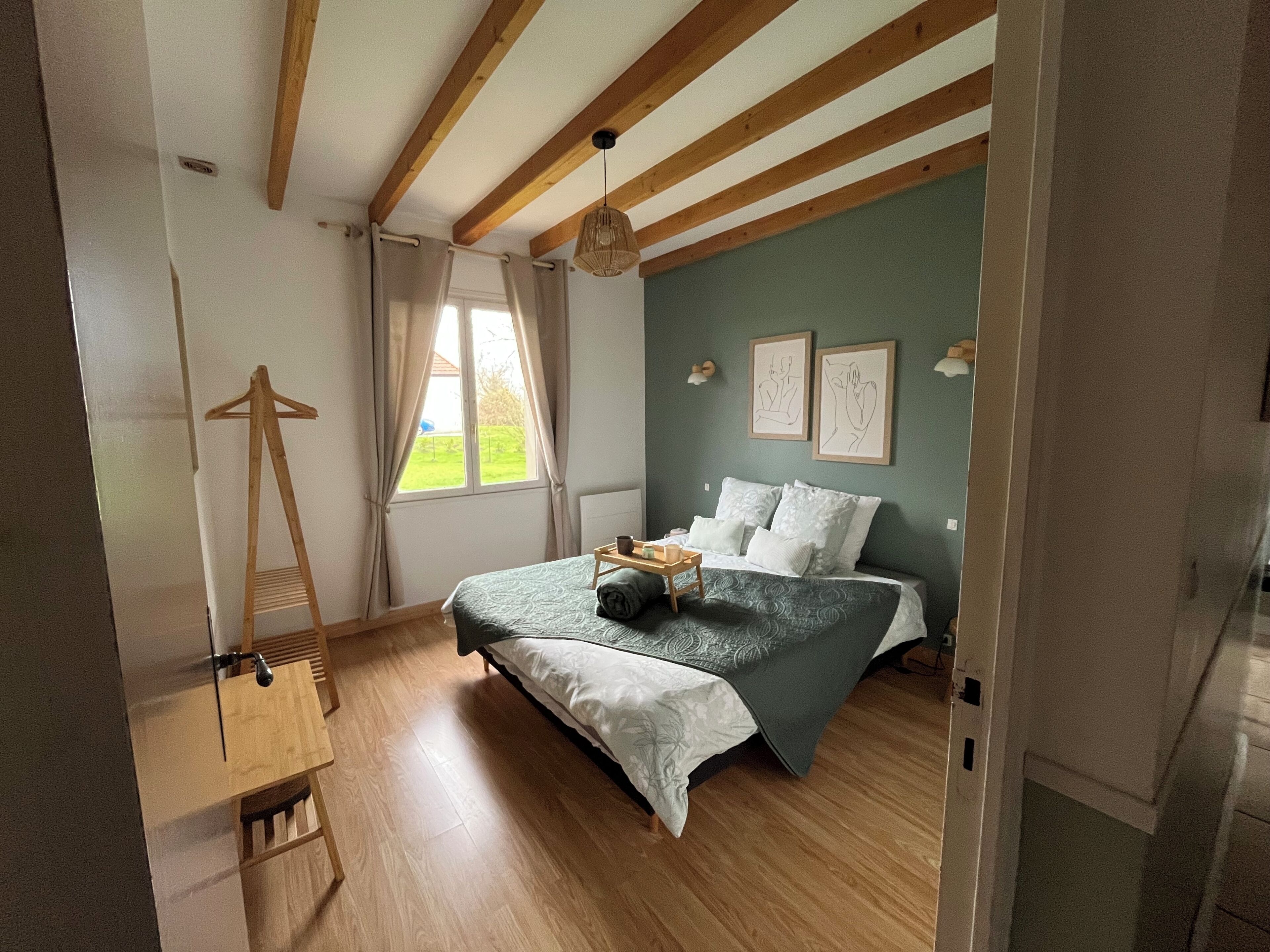 4 quartos, ferros/tábuas de passar roupa, Wi-Fi, roupa de cama