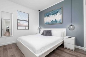 3 bedrooms, iron/ironing board, WiFi, bed sheets