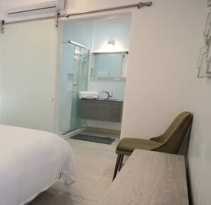 Family Condo | Living area | 33-inch TV with cable channels
