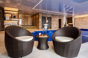 Hus | Oppholdsområde | Peis og bordtennis