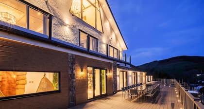 Clwyd Gate Manor Pool Sauna Hottub Cave Wales