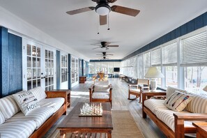 Smart TV, fireplace, video games, DVD player - Gorgeous views, deep water, game room (Eatonton)