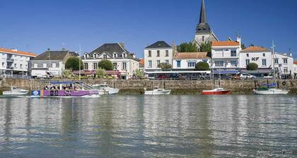 Villa maraichine, grand jardin, wifi, 400m de la Plage et 600m du Marché