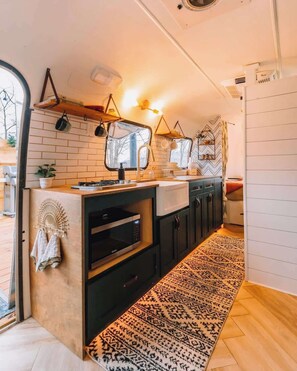 Fridge, microwave, stovetop, coffee/tea maker - Fun Vintage Airstream with Heat, Hot Tub, and View (Laurelville)