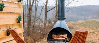 Fun Vintage Airstream with Heat, Hot Tub, and View