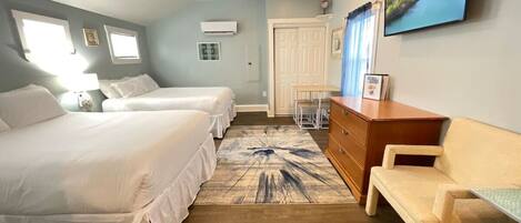 1 bedroom, desk, WiFi, bed sheets