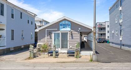 * * Hampton Beach | Oceanview | Pet Friendly * *
