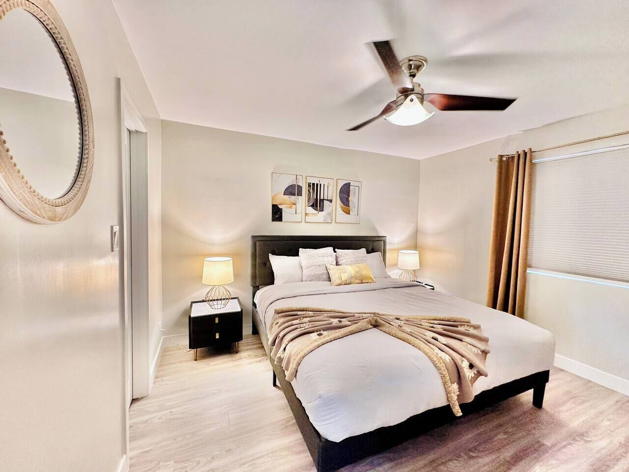 2 bedrooms, desk, iron/ironing board, travel crib