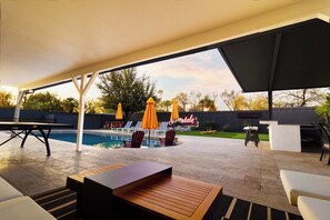 Pool - The Oasis: Luxe Heated Pool | Big Backyard | Outdoor Bar & BBQ for Large Groups (Scottsdale)