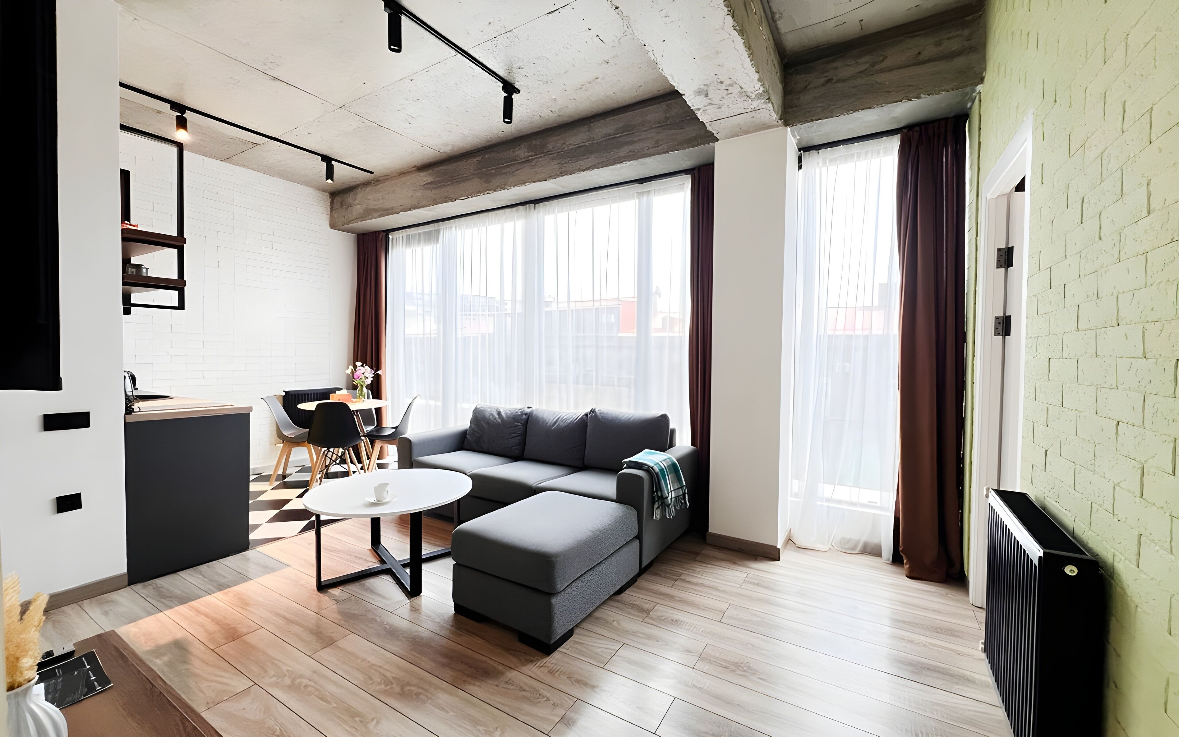 Family Suite with Balcony | Sala de estar | Smart TV