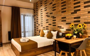 1 bedroom, premium bedding, minibar, in-room safe
