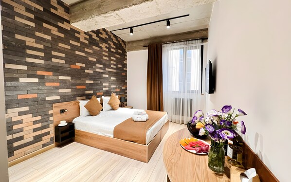 Economy Studio | Peralatan tempat tidur premium, bar mini, peti besi dalam bilik 