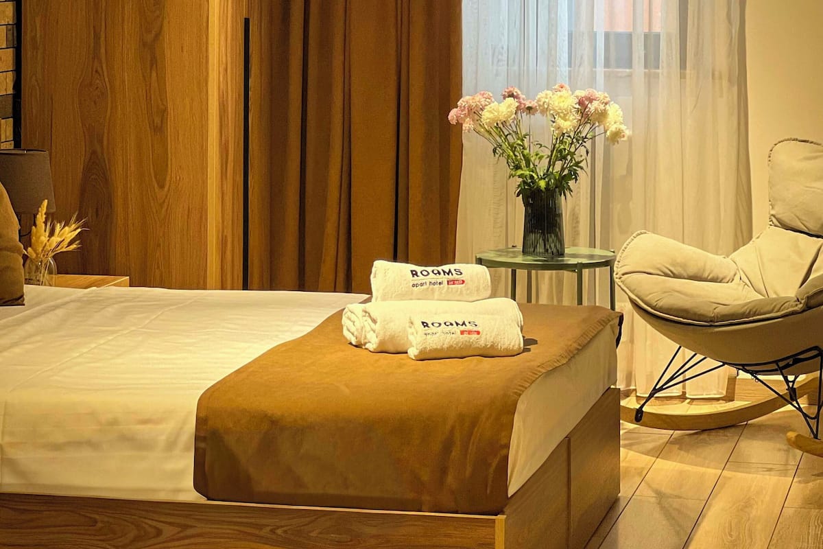 Studio | Roupas de cama premium, frigobar, cofres nos quartos