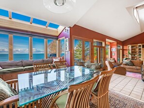 TV, fireplace, DVD player, books - Water Front, Hot Tub, Sauna- Lummi Bay (Bellingham)