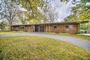 Exterior - Fenced Yard: Fox River Grove Home, Dogs Welcome (Fox River Grove)