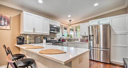 Fenced Yard: Fox River Grove Home, Dogs Welcome