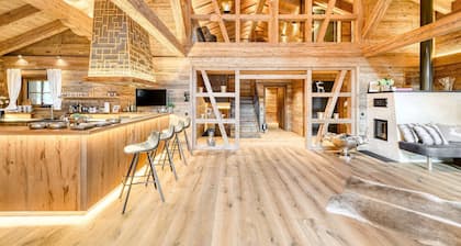 Luxury Austrian Chalet | 5 Bedrooms | Chalet Grace | Private Infinity Pool & Hot Tub | Brandnertal