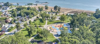 Park Bungalow #4 - Seacliff Beach Suites