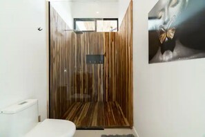 Dusche, Handtücher, Seife, Shampoo