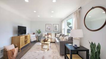 TV, videogames, escritórios