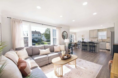 Remodeled 4 Bedroom With a Game Room!