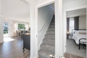 4 bedrooms, desk, iron/ironing board, travel cot