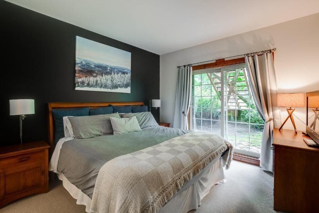 2 多间卧室、办公桌、熨斗/熨衣板、旅行婴儿床