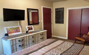 1 habitación, tabla de planchar con plancha, wifi gratis y ropa de cama