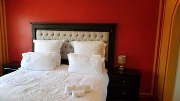 3 soverom, safe på rommet, skrivebord og strykejern/-brett