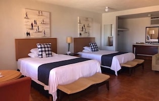 Standard Double Room | Desk, bed sheets