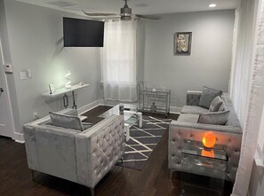 Smart TV - 240-Events- b-day, Brunch, Photo/Video etc. (420) (Atlanta)