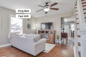 Smart TV, fireplace