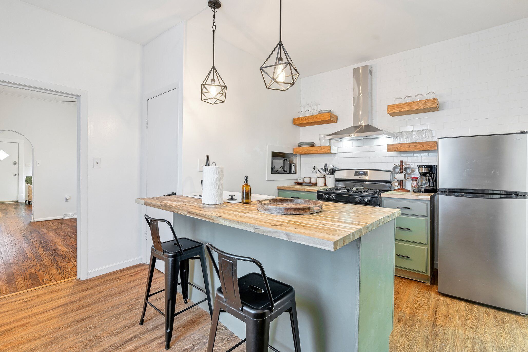 Frigorífic, microones, forn i placa de cuina 