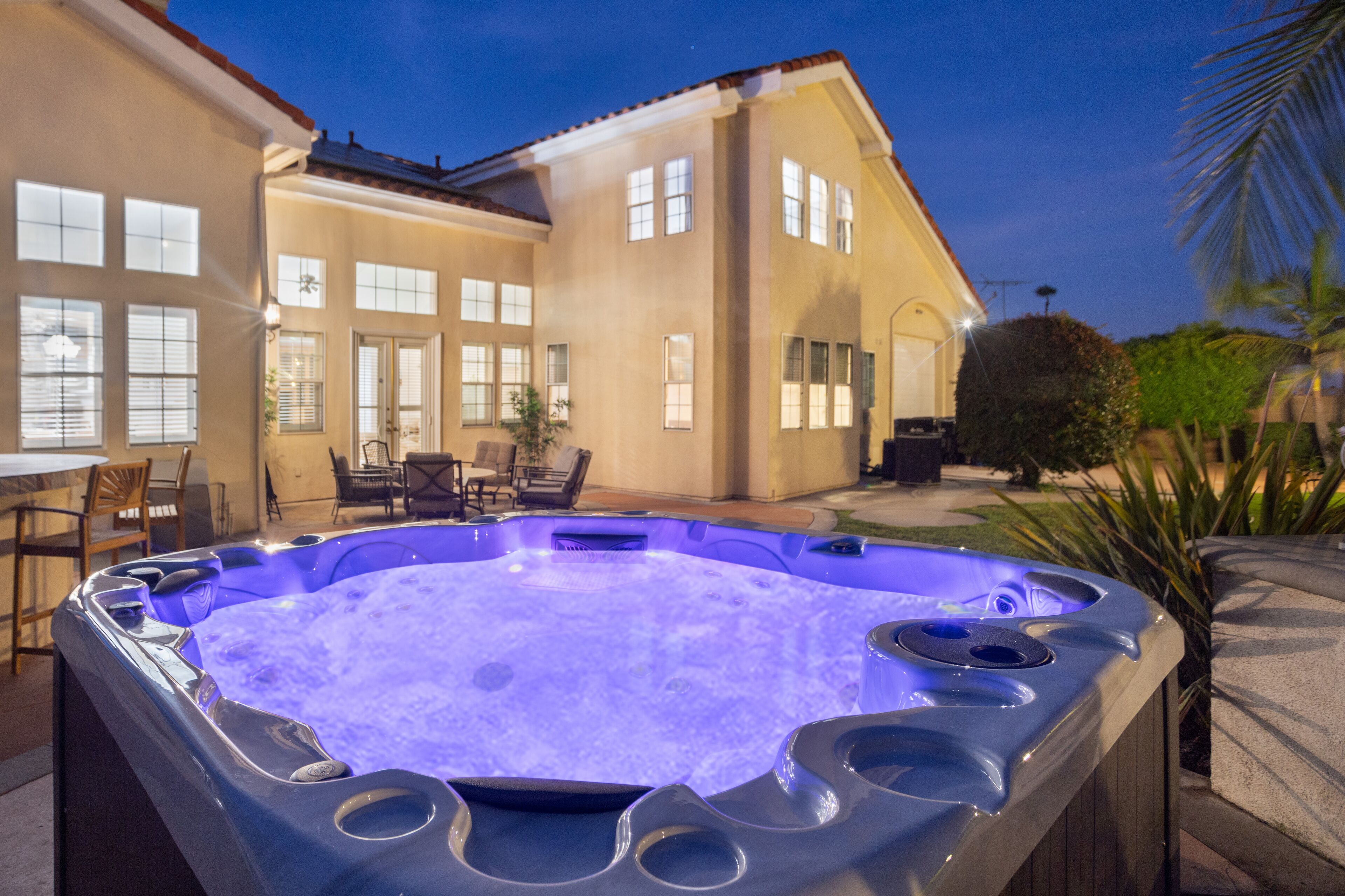 Epic Resort Style Palace w/ Hot Tub