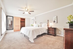 3 bedrooms, desk, iron/ironing board, free WiFi