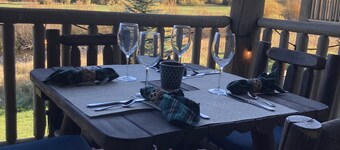 Spacious Condo on Golf Course & Creek w/hot tub