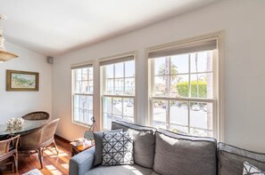 Smart TV - Steps to La Jolla Cove with Gorgeous Views, Village Living at its Finest! (San Diego)