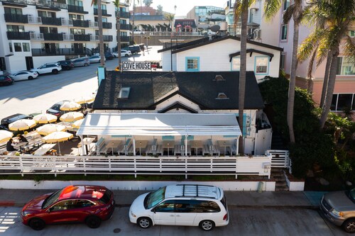 Steps to La Jolla Cove with Gorgeous Views, Village Living at its Finest!