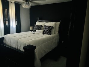 5 bedrooms, desk, iron/ironing board, WiFi