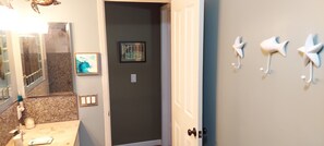 Unclassified image, 4 of 6, button