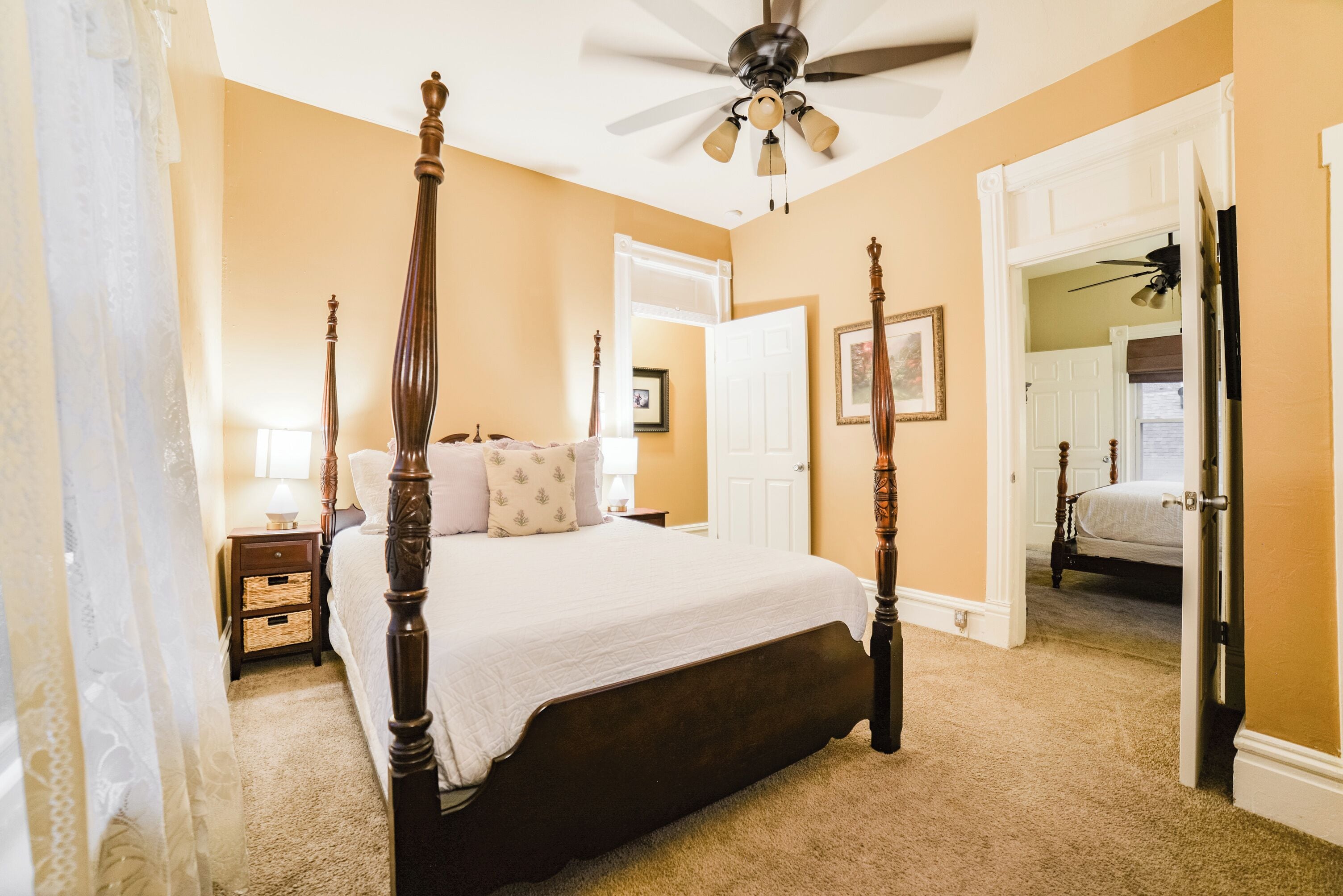 3 makuuhuonetta, silitysrauta/-lauta, ilmainen Wi-Fi, vuodevaatteet