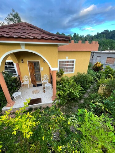 Nature lovers getaway w/AC,Wifi,King beds,jacuzzi
