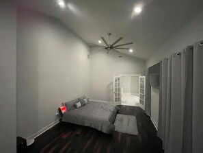 4 bedrooms, WiFi - 1932-Events- b-day, Brunch, Photo/Video etc. (420) (Decatur)