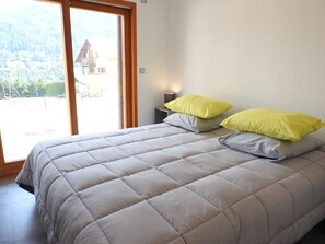 4 Schlafzimmer, Bügeleisen/Bügelbrett, kostenloses WLAN