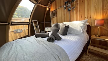 Luxury Tent, Hot Tub ((Max 2 Adults, 2 Child)) | 1 bedroom