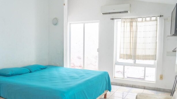Basic House | 3 bedrooms, free WiFi, bed sheets - Casa familiar Vaso Miraflores (Zihuatanejo)
