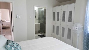 2 soverom, skrivebord, wi-fi (inkludert) og sengetøy