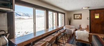Ski/Mountain Bike Cabin, hot tub, amazing views, 6 acres